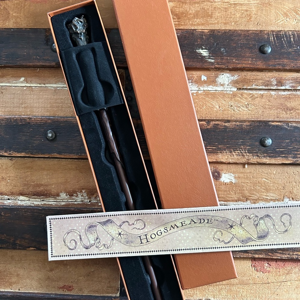 Harry Potter wand from Universal. Used twice in perfect condition.